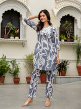 Women's Grey Slub Magic Cotton Digital Print Kurta Palazzo Set Trendmallsin