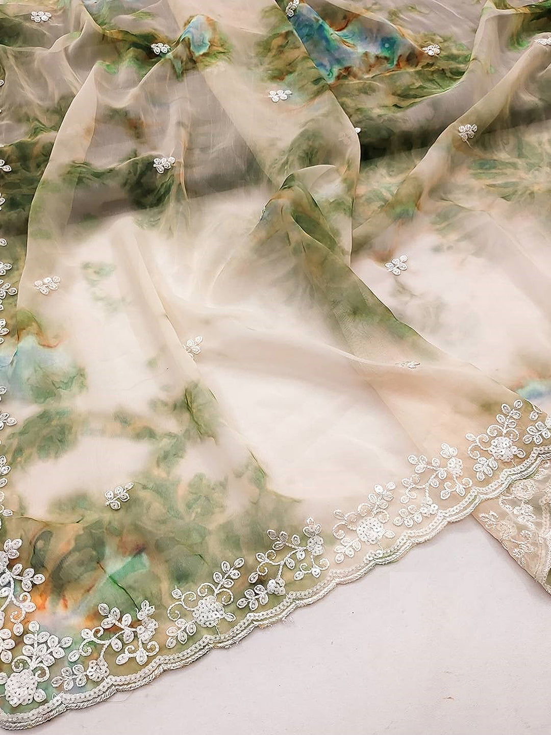 Women's Georgette Digital Printed Embroidery Saree with Unstitched Blouse Piece Trendmalls